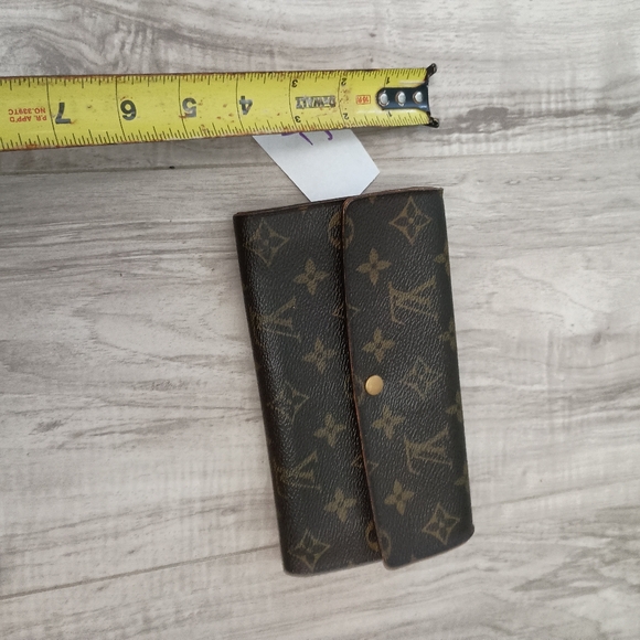 Authentic Louis Vuitton Long wallet - Picture 13 of 13